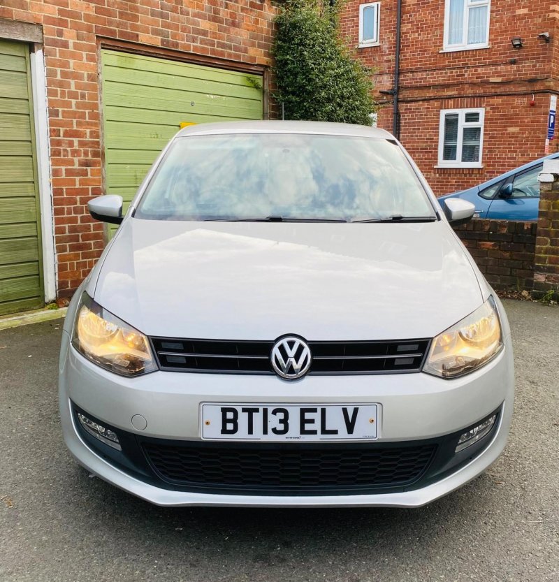 VOLKSWAGEN POLO