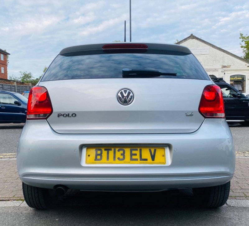 VOLKSWAGEN POLO