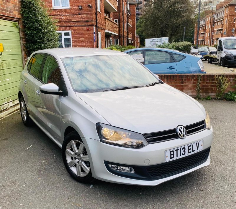 VOLKSWAGEN POLO