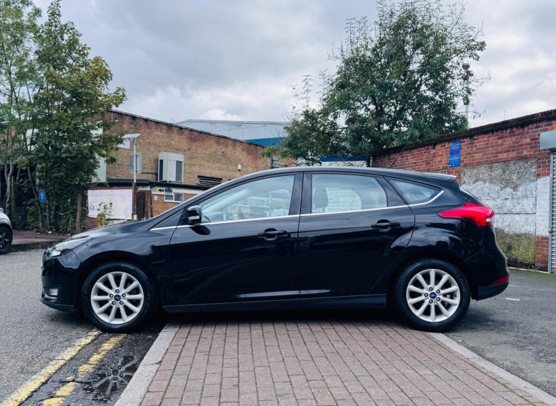 FORD FOCUS