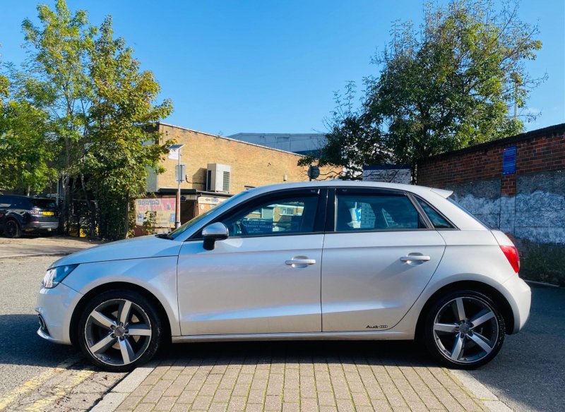 AUDI A1
