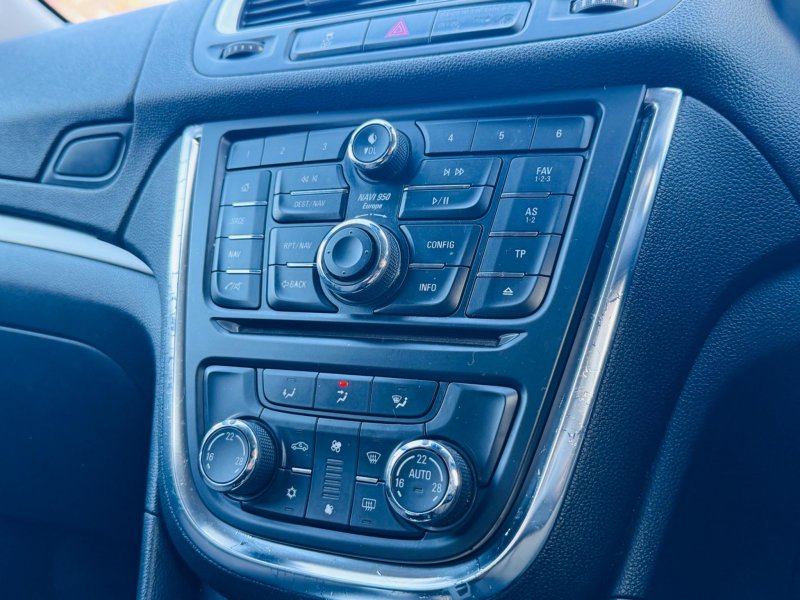 VAUXHALL MOKKA