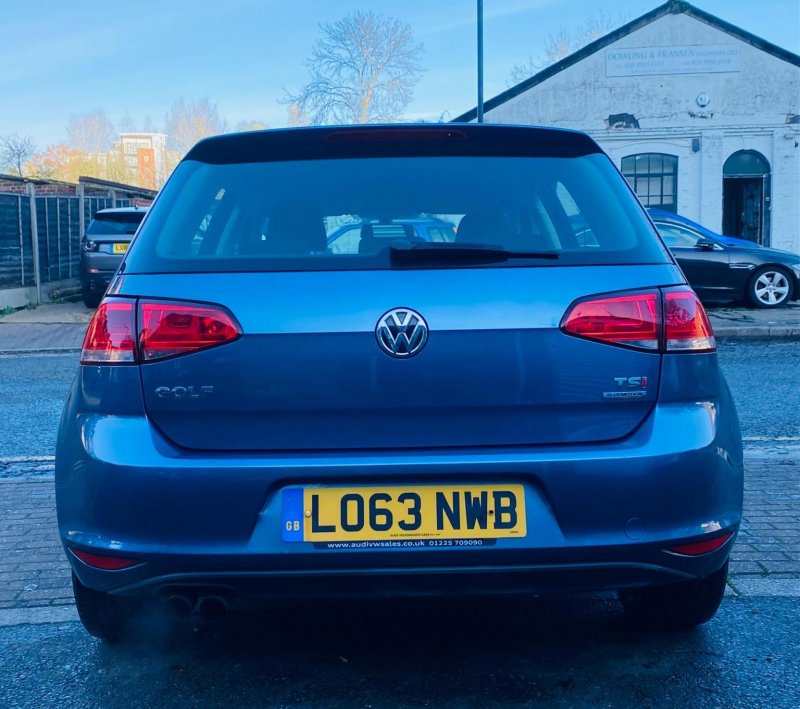 VOLKSWAGEN GOLF