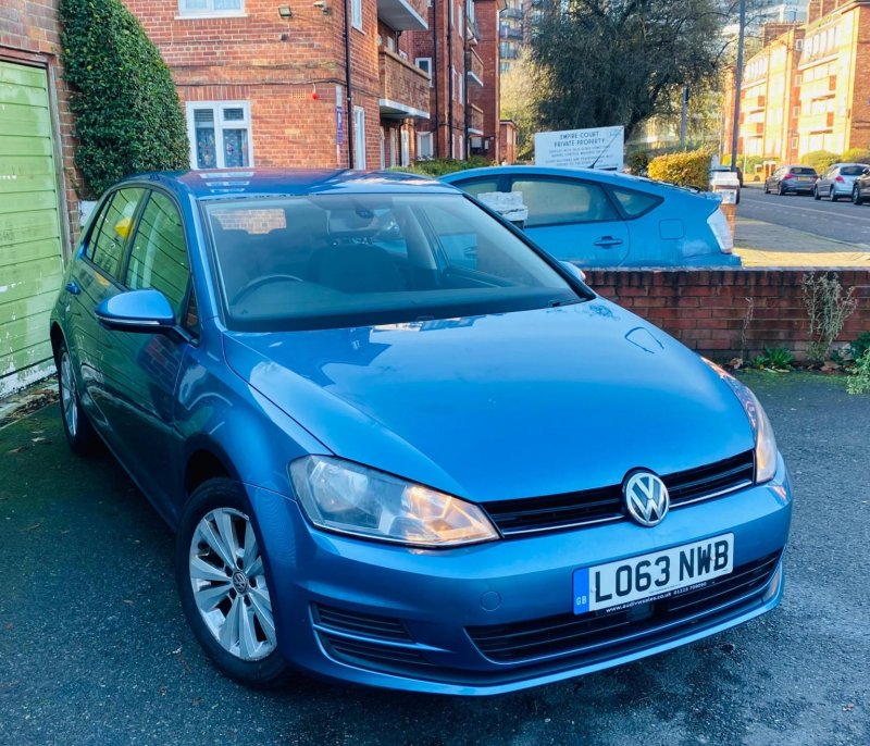 VOLKSWAGEN GOLF