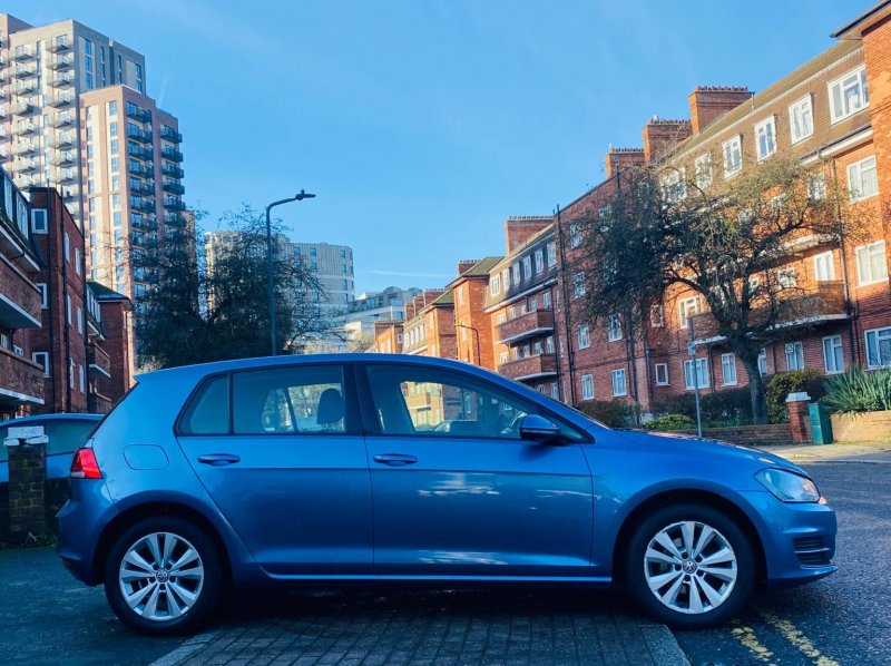 VOLKSWAGEN GOLF