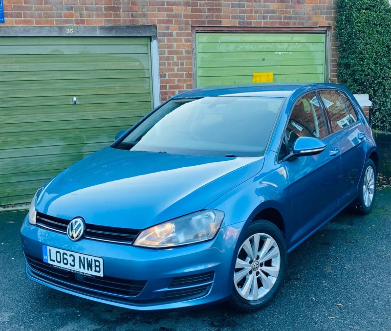 VOLKSWAGEN GOLF