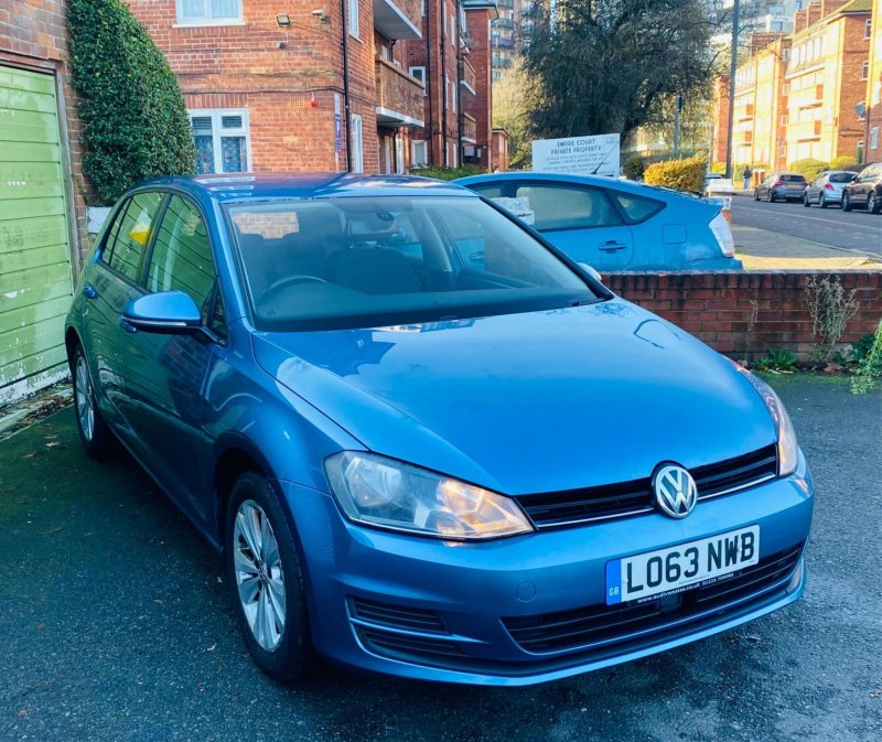 VOLKSWAGEN GOLF