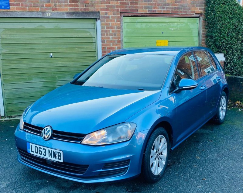 VOLKSWAGEN GOLF