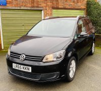 VOLKSWAGEN TOURAN