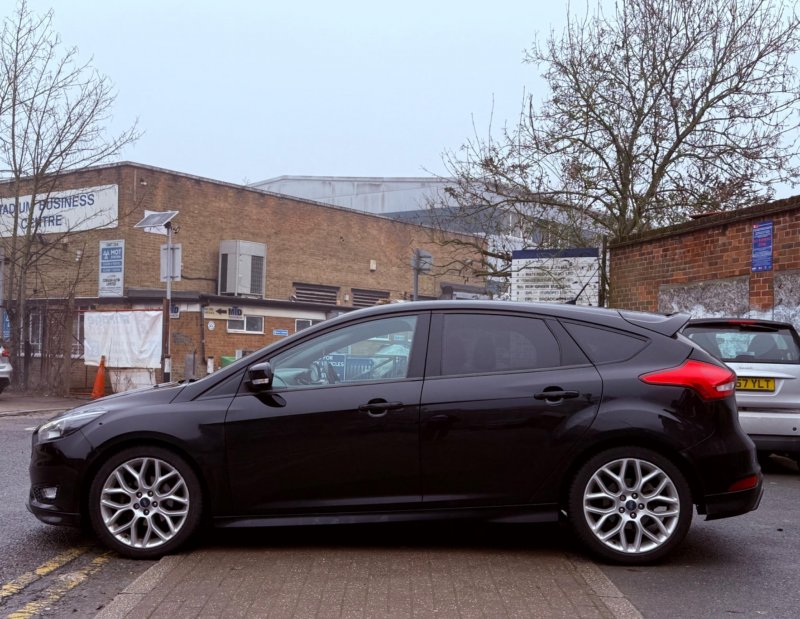 FORD FOCUS