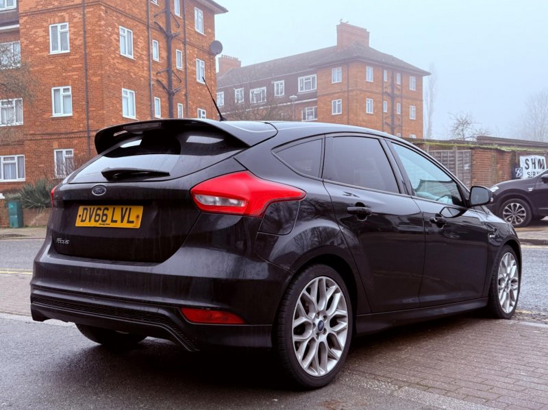 FORD FOCUS