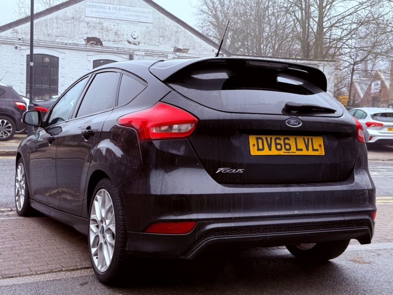FORD FOCUS