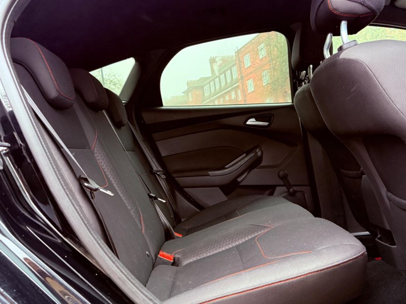 FORD FOCUS