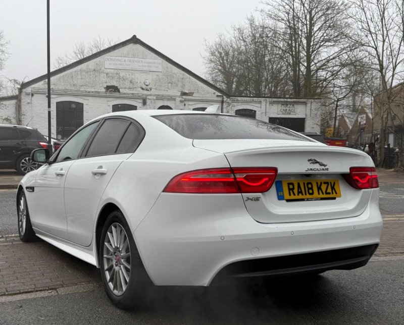 JAGUAR XE