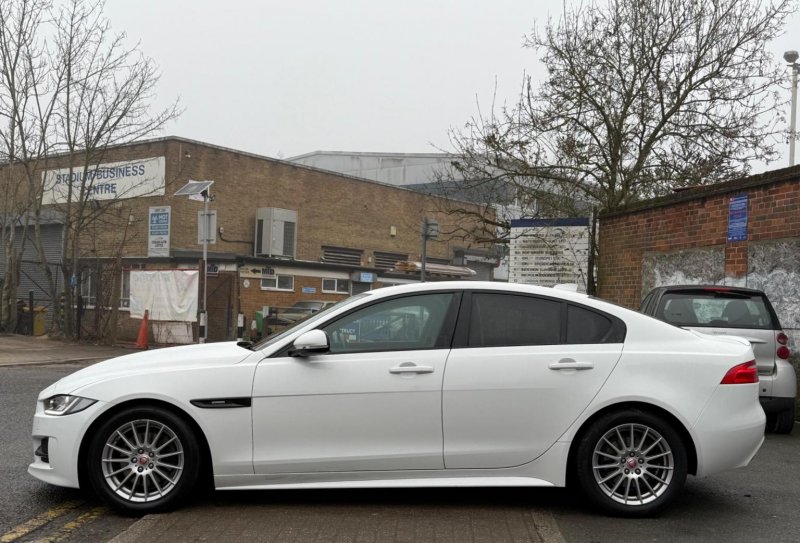JAGUAR XE