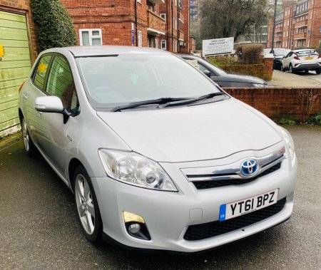 TOYOTA AURIS