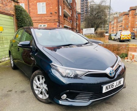 TOYOTA AURIS
