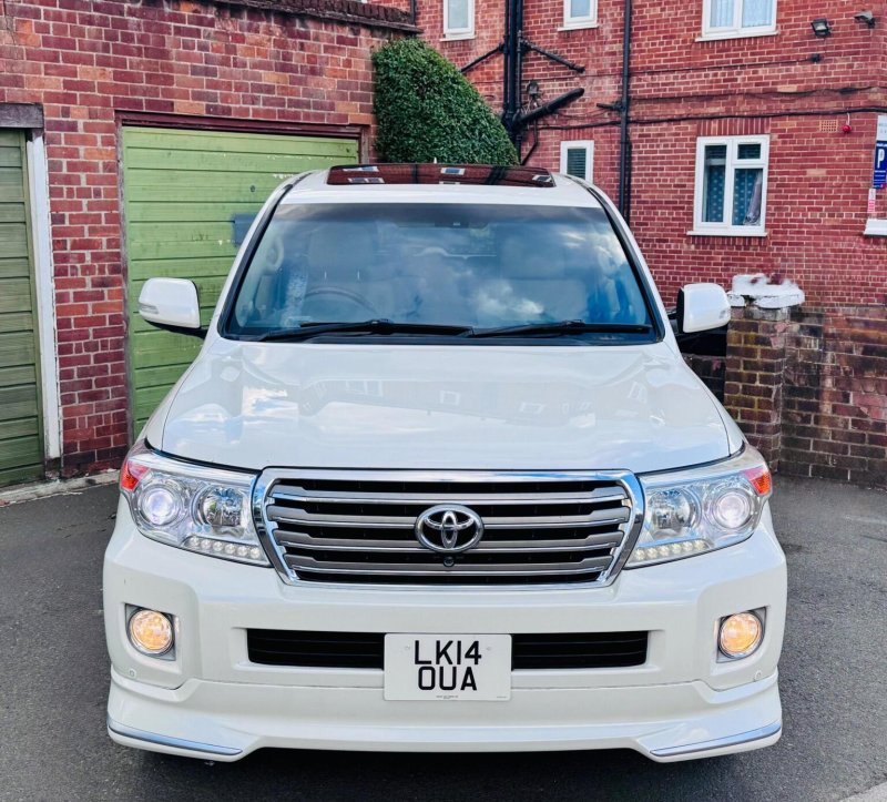 TOYOTA LAND CRUISER