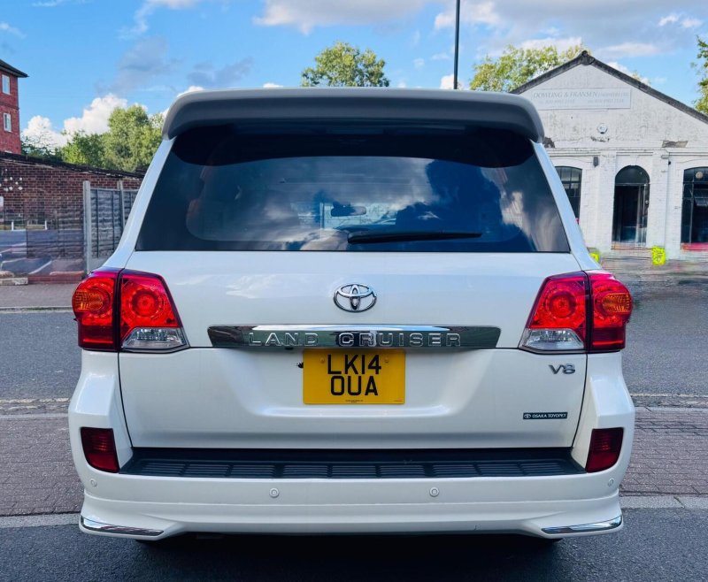 TOYOTA LAND CRUISER